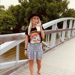 𝐇 𝐀 𝐋 𝐄 𝐘